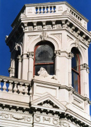 19 Lion guarding window in Wellington  New Zealand 800