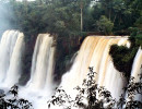 9 iguazu falls forming brazilian border 800
