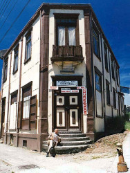 14 billiard hall and residence in chiloe  chile 800