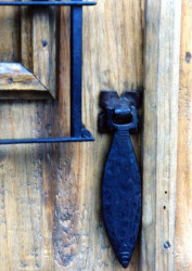 54 iron knocker photographed in paraguay 800