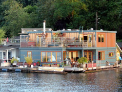 147 houseboat on elliott bay in seattle 800