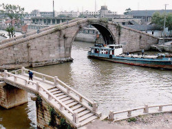 12 bridges of suzhou  china on the yangtze river 800