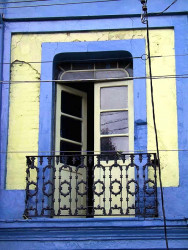 17 open balcony door in san pedro sula of honduras 800