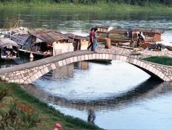 39 arched foot bridge in southern china 800