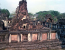 33 buddhist temple in ruins in central thailand 800