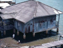 19 river home built on stilts in thailand 800