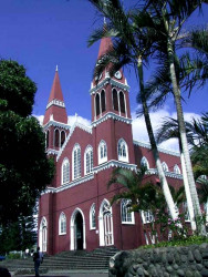24 costa rican church in san ramon 800