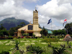 6 church in la fortuna  costa rica 800